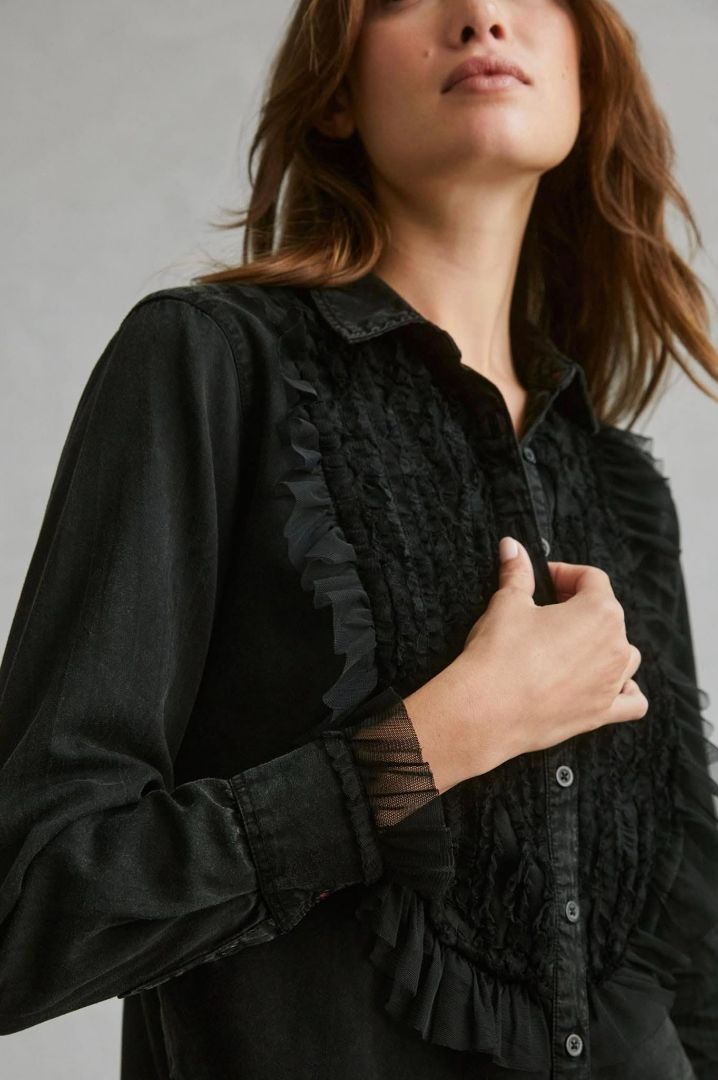 Pilcro black button down Size Medium