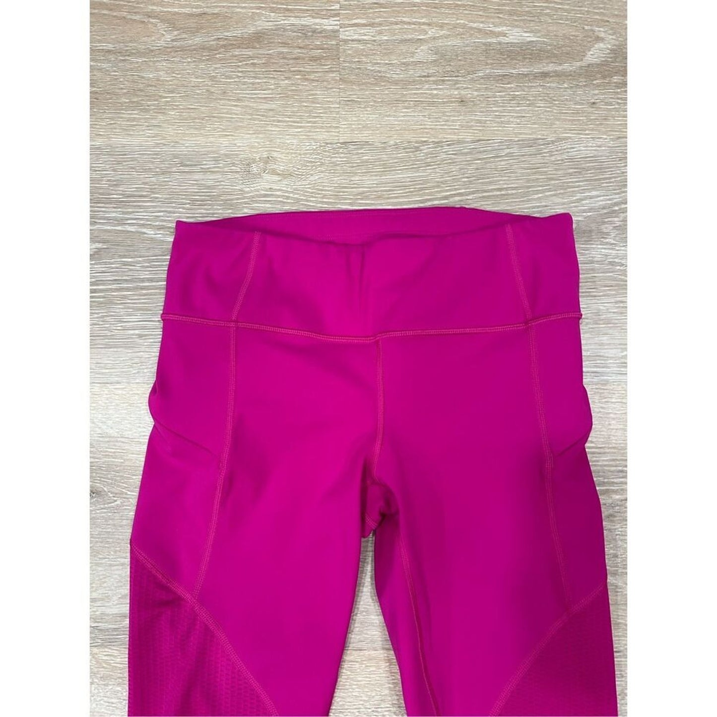 SIZE MEDIUM | Athleta Capri Leggings