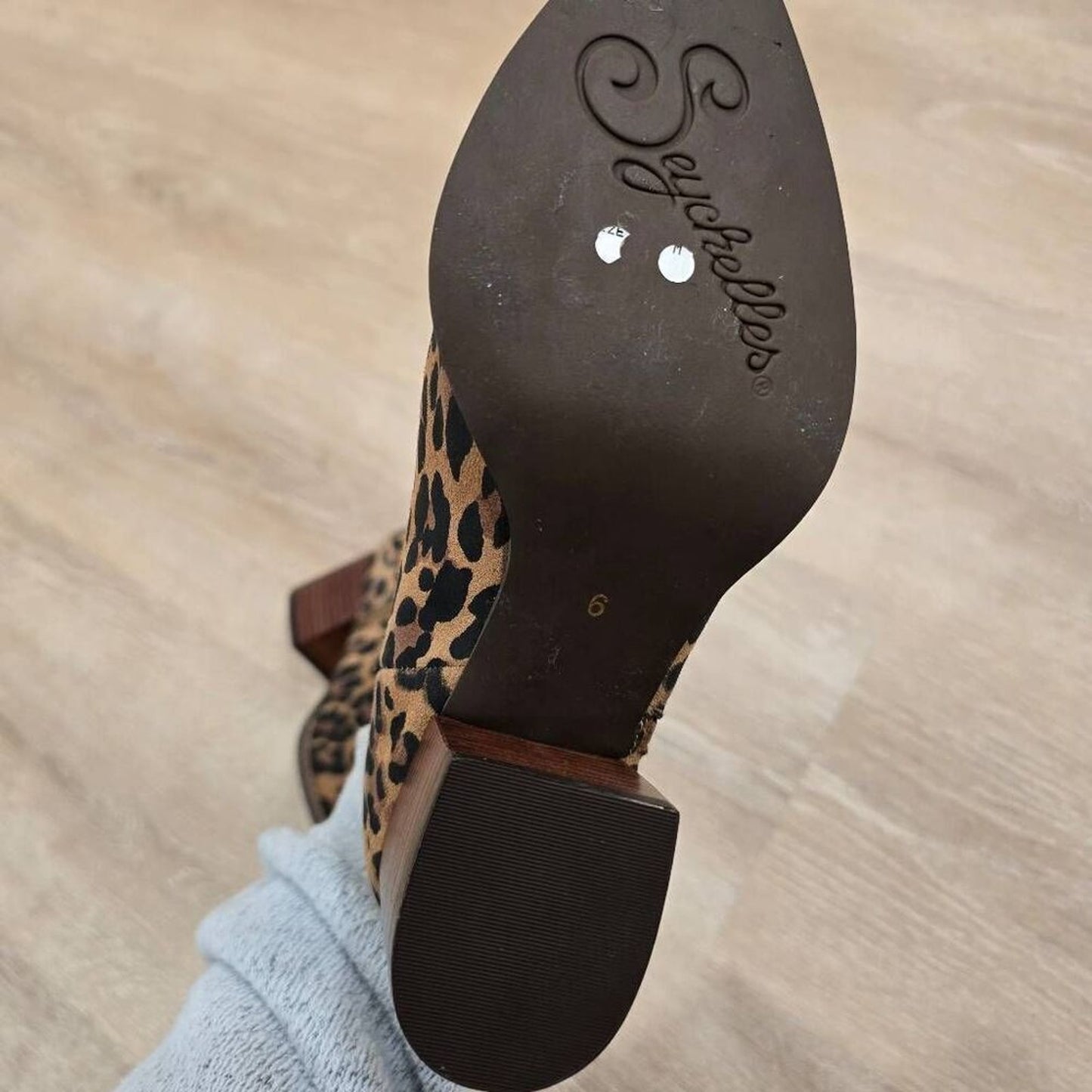 SIZE 6 | Seychelles Booties