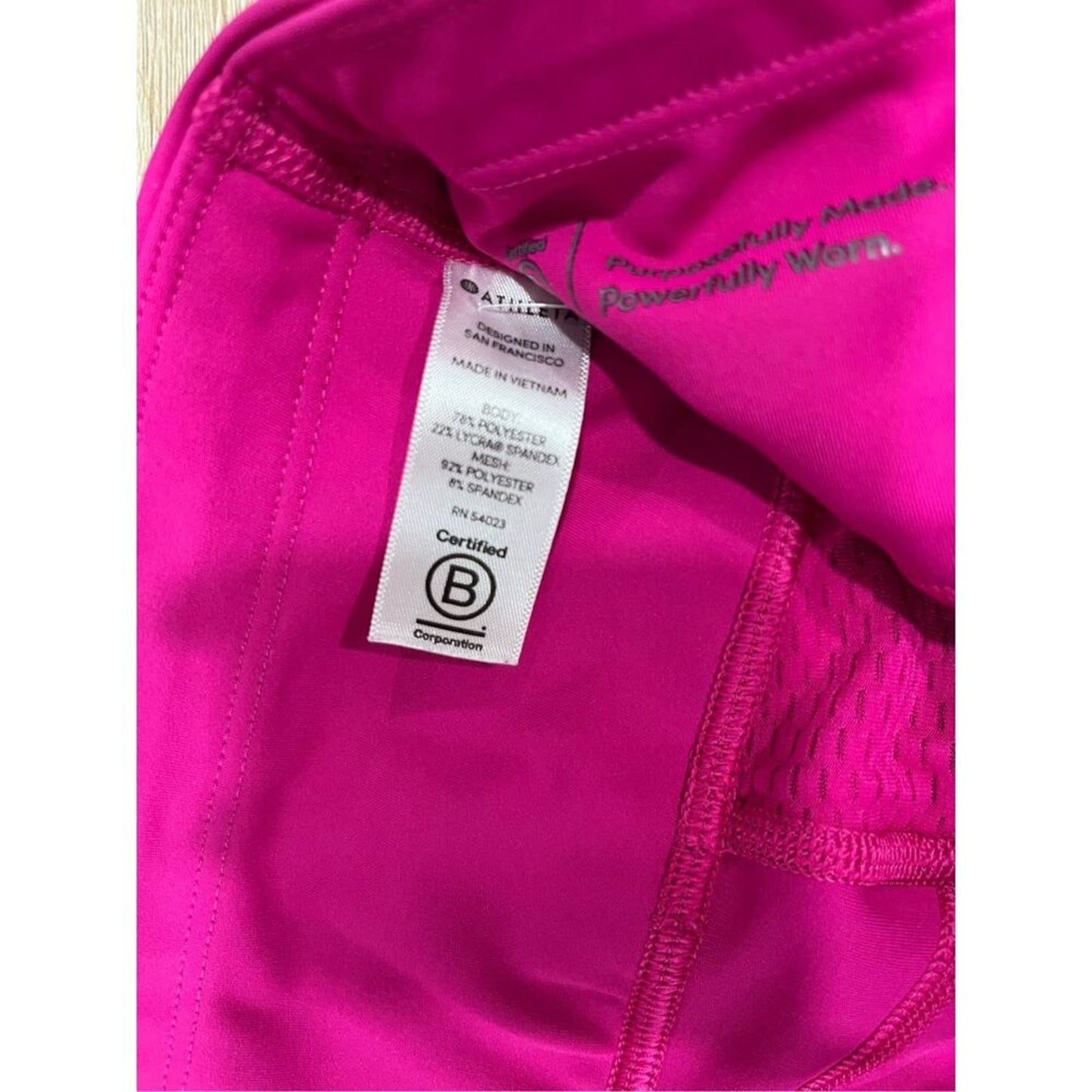 SIZE MEDIUM | Athleta Capri Leggings