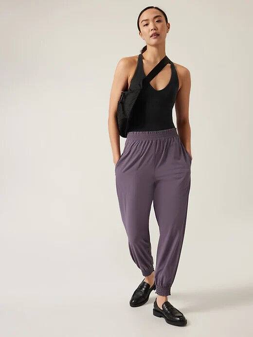 Athleta savannah joggers, Size 4